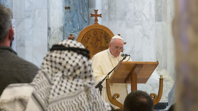 ईराक में प्रेरितिक यात्रा के दौरान संत पापा फ्राँसिस 