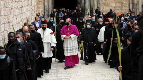 Patriarch Pierbattista Pizzaballa am Palmsonntag in Jerusalem (Archiv)