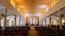 כנסיית פרנציסקוס הקדוש בה נורו מאמינים במהלך מיסת חג השבועות
