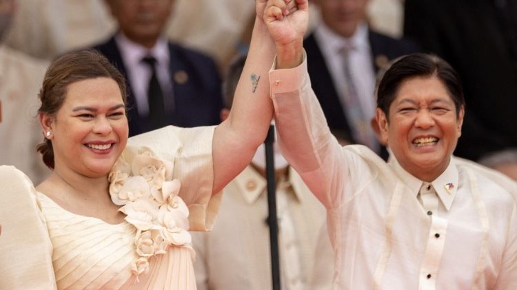 Sara Duterte et Ferdinand Marcos junior en 2022, lorsque leur alliance les conduisait au pouvoir