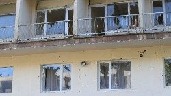 砲撃で割れた窓　アルメニア南部ジェルムク　2022年9月15日