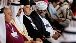 Partecipanti al Forum tra i leader religiosi in Bahrein concluso da Papa Francesco