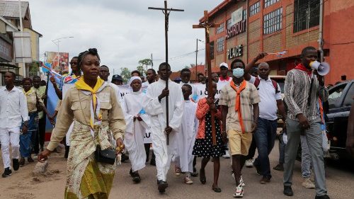Il Papa sul sacerdote arso vivo in Nigeria: quante violenze sulla pelle dei cristiani