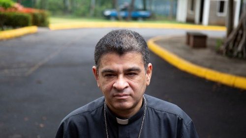 Nicaragua, condannato a 26 anni di carcere il vescovo Álvarez