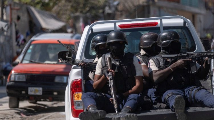 Begräbniszeremonie für drei ermordete Sicherheitskräfte in Port-au-Prince Ende Januar 2023