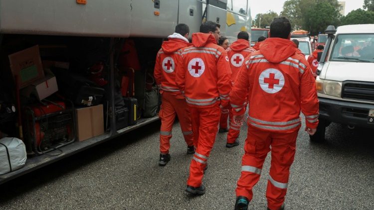Helfer des Roten Kreuzes nach dem Erdbeben in der Türkei