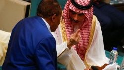 Am Rand des Kairoer Treffens: ein Tete-a-tete des saudischen mit dem sudanesischen Außenminister