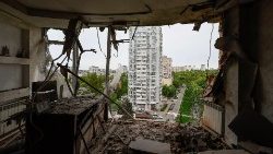 Zerstörung nach einem russischen Drohnenangriff in Kyiv