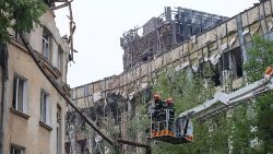 Zniszczenia spowodowane rosyjskim atakiem rakietowym we Lwowie, 6 lipca 2023