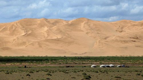 Cardeal Sepe recorda os primeiros passos do pequeno rebanho católico na Mongólia