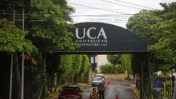 Der Eingang der Uni in Managua