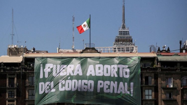 Plakat von Abtreibungs-Befürwortern im Mai auf einem Platz in der Hauptstadt