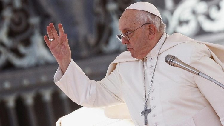 ርዕሰ ሊቃነ ጳጳሳት ፍራንቸስኮስ በቫቲካን በሚገኘው በቅዱስ ጴጥሮስ አደባባይ የጠቅላላ የትምህርተ ክርስቶስ አስተምህሮ ባደረጉበት ወቅት  