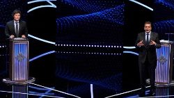 Les deux candidats à la présidentielle argentine au cours d'un débat télévisé, le 12 novembre 2023.