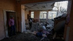 Uszkodzone w wyniku rosyjskiego ostrzału przedszkole, Kijów, 25 listopada 2023 r.