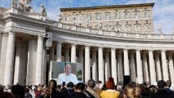 Sekmadienio vidudienio maldos susitikimas Šv. Petro aikštėje