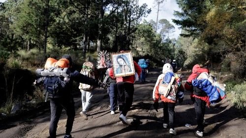 Katholische Pilger auf dem Weg zu Basilika von Guadalupe, Mexico-Stadt