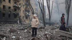 ミサイル攻撃で破壊された住宅街　ウクライナ・ハルキウ　2024年1月23日
