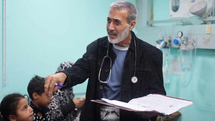 Palestinian doctor recounts ill-treatment during his detention by Israel