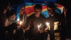 Bürger von Goma bei einer Trauerfeier zum Gedenken an die Opfer der anhaltenden Kämpfe zwischen den M23-Rebellen und Militärkräften
