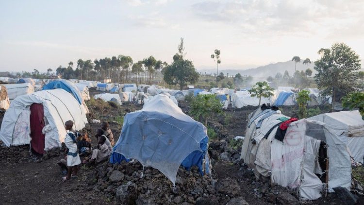 Pohled na tábor Mugunga pro vysídlené osoby v DR Kongo