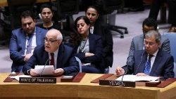 Miembros del Consejo de Seguridad de las Naciones Unidas votan en Nueva York una resolución sobre Gaza que exige un alto el fuego inmediato