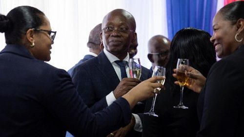 Haiti: Transitional government sworn in as gangs grow in strength