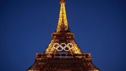 Kręgi olimpijskie na wieży Eiffla