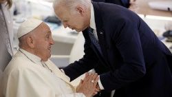 ഫ്രാൻസിസ് പാപ്പാ, ജോ ബൈഡനുമൊത്ത് (ഫയൽ ചിത്രം)
