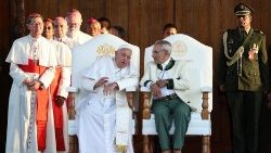 Афіцыйная цырымонія прывітання Папы ва Усходнім Тыморы і візіт ветлівасці да прэзідэнта