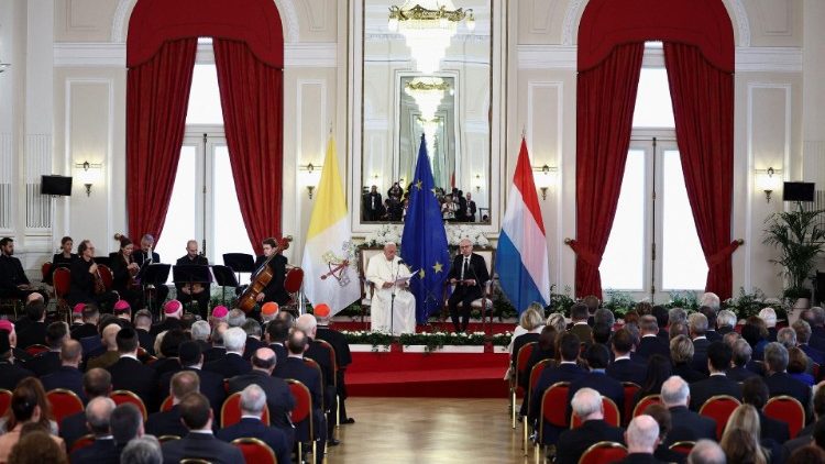 Среща с властите, гражданското общество и дипломатически корпус в Люксембург