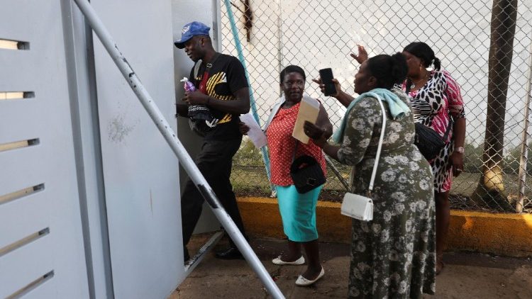Des femmes renvoyées en Haïti par les forces de République dominicaine. 