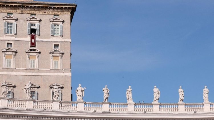 Das Arbeitszimmer des Papstes im Apostolischen Palast