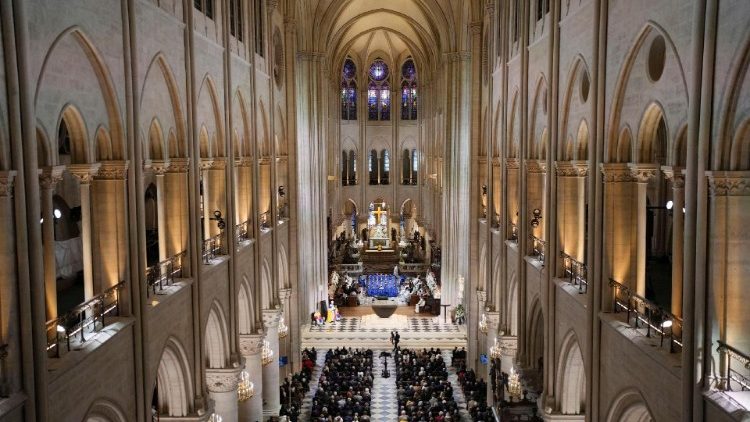 Uroczystość ponownego otwarcia katedry Notre Dame