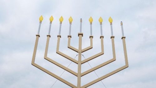 Святы Айцец віншуе юдэяў з Ханукай