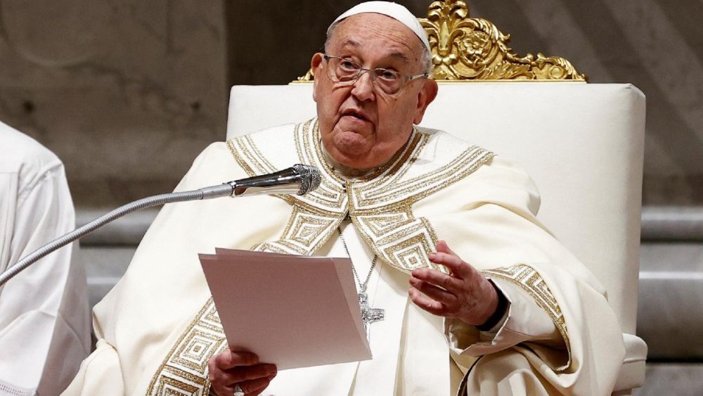 Papa  në Bazilikën e Shën Pjetrit Lutjet e Para Mbrëmësore  të festës Paraqitjes së Zotit në Tempull, e cila përkon me Ditën Botërore të Jetës së Përkushtuar