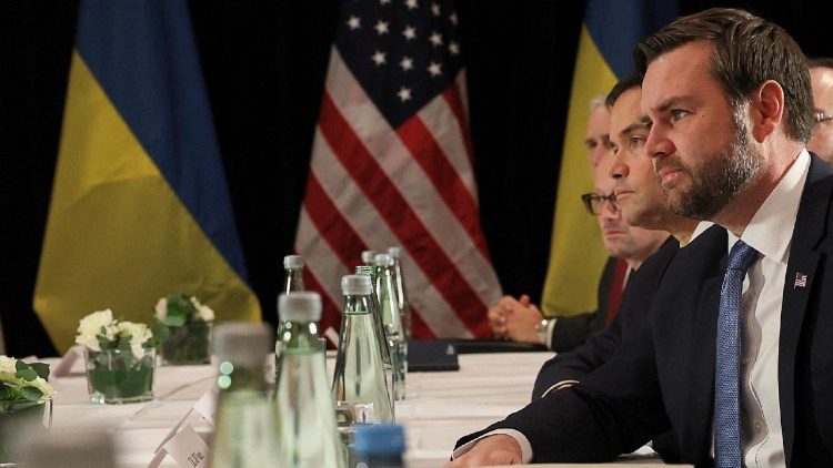 L'incontro bilaterale tra il vicepresidente Usa Vance e il presidente ucraino Zelensky durante la Conferenza sulla sicurezza di Monaco