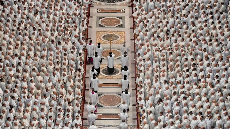 Bei einer Messfeier im Petersdom