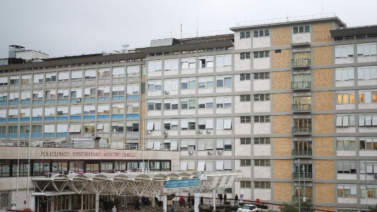 Die Gemelli-Klinik in Rom, in der Papst Franziskus seit dem 14.2. behandelt wird