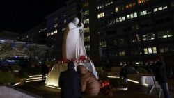 Papa Francisko anaendelea na matibanu huko Hospitalini Gemelli.