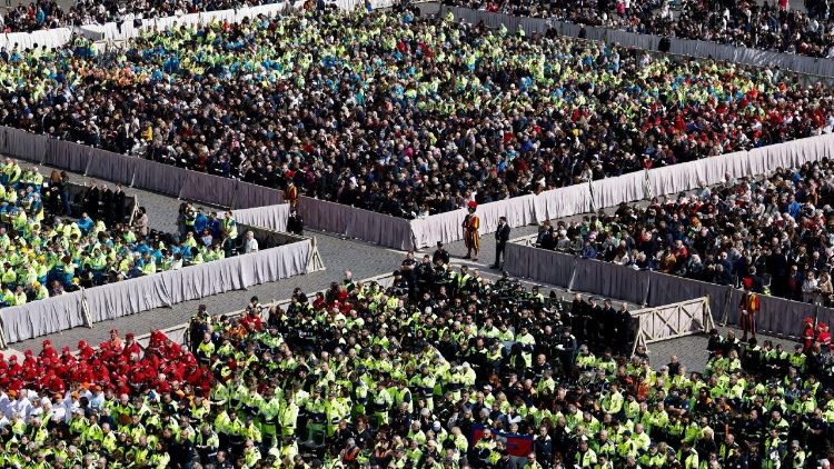 Watu wa Kujitolea ni Mahujaji wa Injili ya Imani, Matumaini na Mapendo