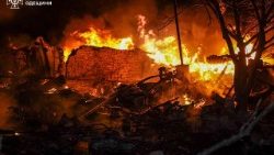 यूक्रेन के ओडेसा नगर पर रूसी ड्रोन हमले के बाद का दृश्य, 28.03.2025