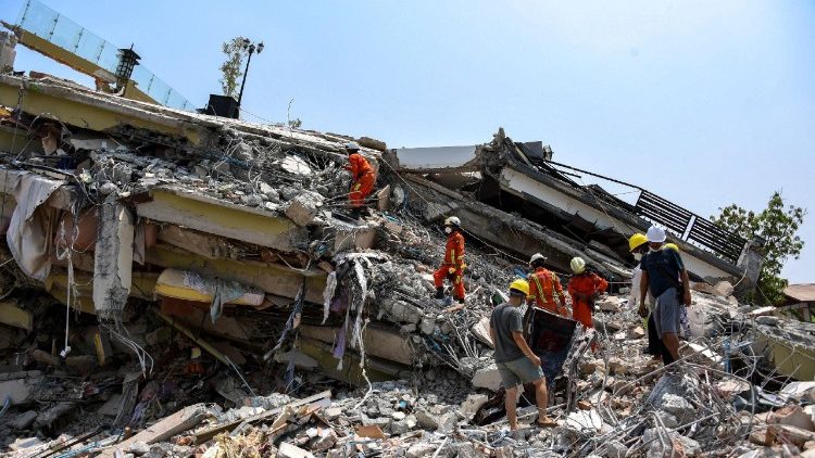 La devastación del terremoto en Mandalay