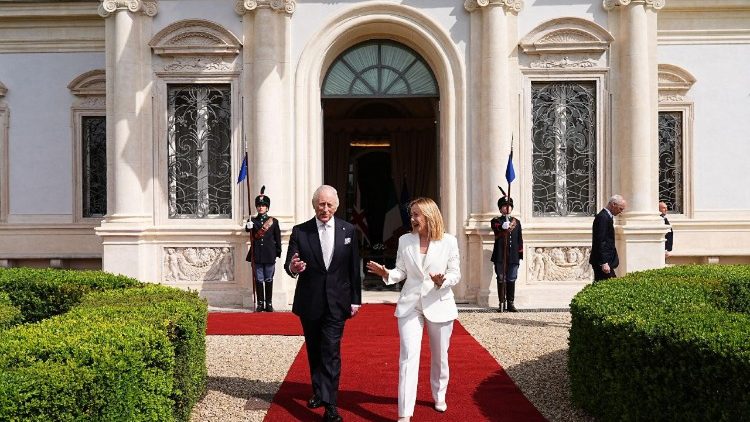 सम्राट चार्ल्स तृतीय इटली की प्रधान मंत्री जोर्जिया मेलोनी के साथ