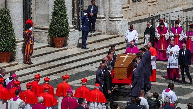 L'arrivée du cercueil à Sainte-Marie-Majeure