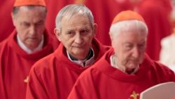 Карданал Матэа Дзупі (у цэнтры)