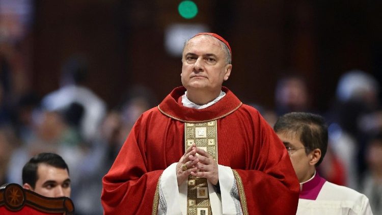 വിശുദ്ധ പത്രോസിൻറെ ബസിലിക്കയിലെ മുഖ്യപുരോഹിതനായ കർദ്ദിനാൾ മാവുറൊ ഗമ്പേത്തി, ഫ്രാൻസീസ് പാപ്പായുടെ ആത്മശാന്തിക്കായുള്ള നവനാൾ ദിവ്യപൂജയിൽ നാലാം ദിനത്തിൽ, 29/04/25