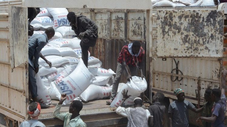 Potravinová pomoc WFP v naturáliích v Omdurmanu, oblast Velkého Chartúmu, Súdán (duben 2025)