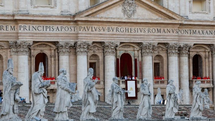 Падчас першай прамовы Льва XIV пасля абрання