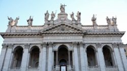 Pope Leo takes possession of Rome's Basilica of St. John Lateran